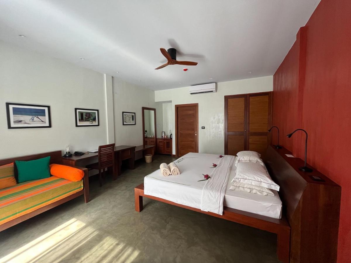 The Barefoot Eco Hotel Hanimaadhoo Island Екстериор снимка